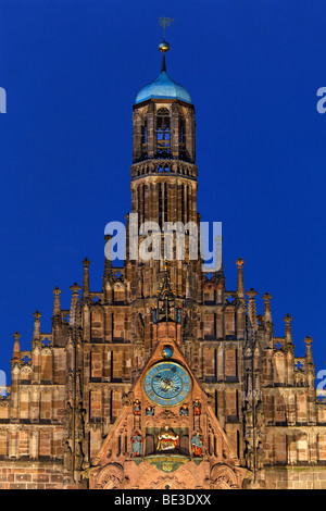 Frauenkirche Church of Our Lady, Gothic, katholisch, Kirche, Abend, Nacht, beleuchtet, Maennleinlaufen, Altstadt, Nürnberg, M Stockfoto