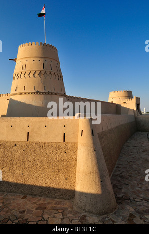 Historischen Adobe Festung Al Khandaq Fort oder Burg, Buraimi, Al Dhahirah Region, Sultanat Oman, Saudi-Arabien, Mittlerer Osten Stockfoto