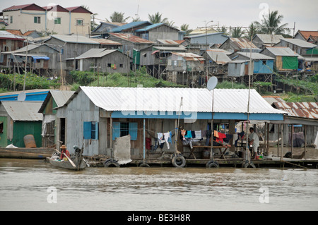 Stelzenläufer Häuser, Kolonialstadt Kompong Chhnang, Kambodscha, Asien Stockfoto