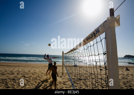 Beach-Volleyball-Spiel am Manly Beach. Sydney, New South Wales, Australien Stockfoto