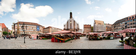 Hauptplatz der Hauptmarkt mit Frauenkirche Frauenkirche, 180-Grad-Panorama, Nürnberg, Franken, Bayern, Deutschland, E Stockfoto