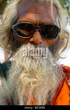 Porträt von Sadhu in Varanasi, Indien Stockfoto