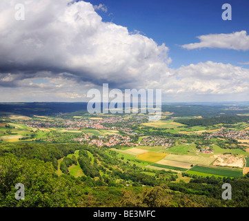 Blick auf den Hegau-Region und Welschingen Gemeinde, die Stadt Engen in den Rücken, Landkreis Konstanz, Baden-Württemberg, Stockfoto