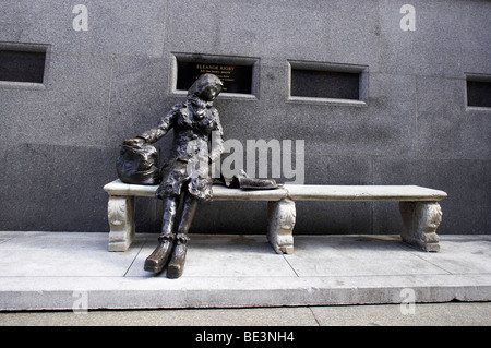 Eleanor Rigby-Statue in Liverpool UK. Geschenk von Tommy Steele für die Menschen in Liverpool Stockfoto