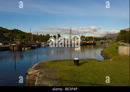 Sperre, Caledonian Canal, Corpach in der Nähe von Fort William, Schottland, Vereinigtes Königreich, Europa zu versenden Stockfoto