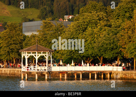 Pavillon auf einer Seepromenade vor des Kunsthaus Bregenz Galerie, Bodensee, Vorarlberg, Austria, Europe Stockfoto