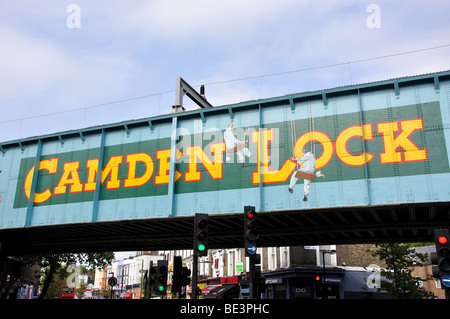 Camden Lock unterzeichnen, Camden High Street, Camden Town, London Borough of Camden, London, England, Vereinigtes Königreich Stockfoto