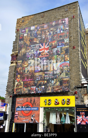 Foto-Montage an Wand, Camden High Street, Camden Town, London Borough of Camden, London, England, Vereinigtes Königreich Stockfoto