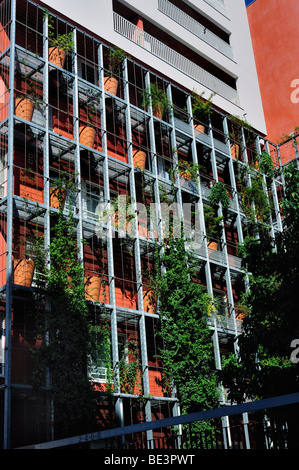 Paris, Frankreich, grüne Wände und Gebäude", Clichy Batignolles" Immobilien, Wohnung, Apartment Tower, ökologisches Design, grüne Fassade, Detail, Stockfoto