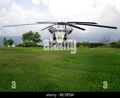 Ein RH-53D Sea Stallion-Hubschrauber auf dem Display. Stockfoto