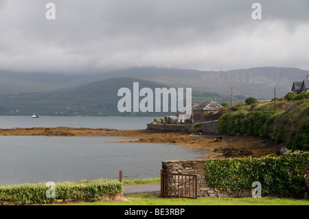 Ein Blick auf Lawrence Cove in Rerrin auf Bere Island in Bantry Bay in West Cork Stockfoto