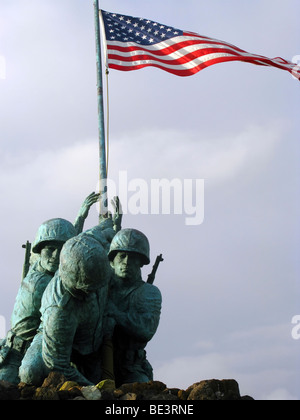 Eine Nahaufnahme der Iwo Jima Bronze Statue zeigt Details der Skulptur. Stockfoto