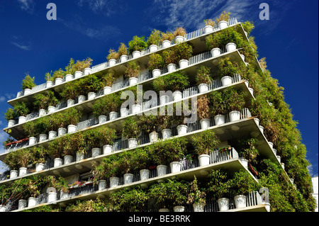 Paris, Frankreich, Immobilien, mit Balkonen, Turmblüten-Apartmentturm, ökologisches Design, (Kredit-Architekt E. Francois) Grüne Wände, Klima Stockfoto