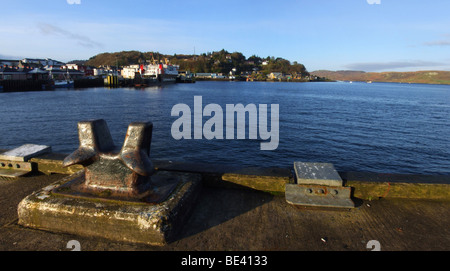 Festmachen Post auf dem Damm am frühen Morgen in Oban, Schottland Stockfoto