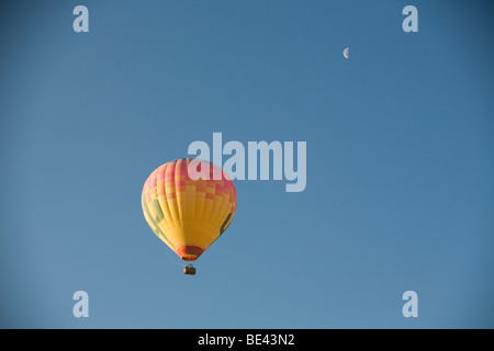 Ballonfahrt über die Wüste in Phoenix Arizona Stockfoto