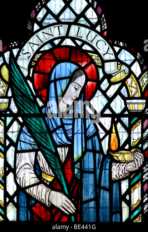 St. Lucy Glasmalerei, St. Marien Kirche, Willoughby Waterleys, Leicestershire, England, UK Stockfoto