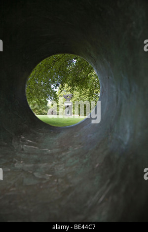 Skulptur mit dem Titel "Family of Man" von Barbara Hepworth, Yorkshire Sculpture Park, West Yorkshire. Stockfoto