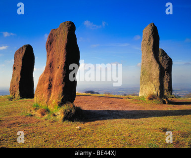 Clent Hügel Worcestershire West Midlands Standing Stones im Sonnenlicht mit langen Schatten Stockfoto