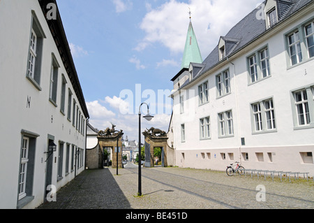 Pfarrhaus, St. Laurentius, St. Lawrence Kirche, ehemalige Kloster Wedinghausen, Stadtarchiv, Hirschberger Tor Tor, Arnsberg, Sauer Stockfoto