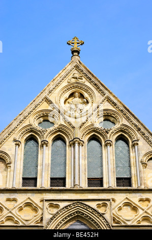 Giebel des Dom St. Marien in Salisbury, Wiltshire, England, Vereinigtes Königreich, Europa Stockfoto