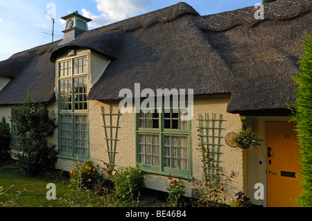 Alte reetgedeckte Schulhaus, Detail, im Abendlicht, High Street, Hemingford Äbte, Cambridgeshire, England, United Kingdo Stockfoto