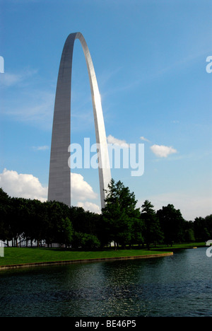 192 m hohen Gateway Arch an der Jefferson National Expansion Memorial, St. Louis, Missouri, USA, Nordamerika Stockfoto