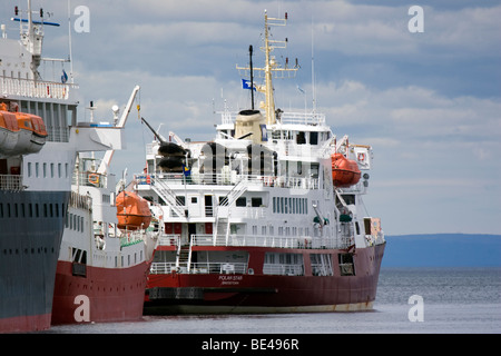 Antarktis gebunden Schiffe M/V Minerva (rechts), Antarctic Dream (2. von rechts) und Polarstern in Ushuaia Stockfoto