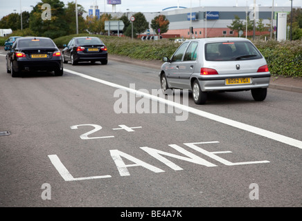 Eine experimentelle Car-sharing-Spur im Bereich Castle Bromwich von Birmingham für Verkehr inbound in die Innenstadt. Stockfoto