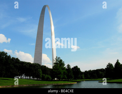 192 m hohen Gateway Arch an der Jefferson National Expansion Memorial, St. Louis, Missouri, USA, Nordamerika Stockfoto