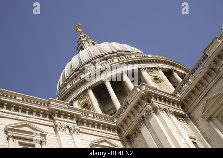 Aspekte der St. Pauls Kathedrale in London. Architektur-Sir Christopher Wren religiöse Wahrzeichen. Griechische und römische Einflüsse Perspektive. Stockfoto