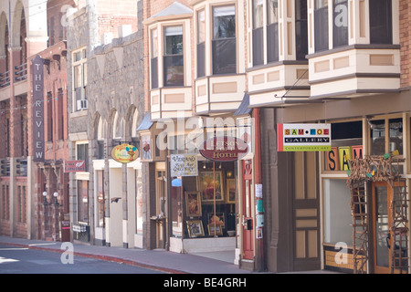 Main Street in Bisbee Arizona, eine klassische alte westliche Bergbaustadt. Stockfoto