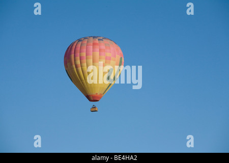 Ballonfahrt über die Wüste in Phoenix Arizona Stockfoto