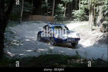 1984 Rothmans Porsche 911 SC RS auf der Rallye-Bühne beim Goodwood Festival of Speed Stockfoto