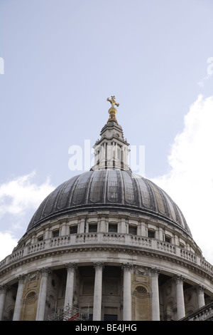 Aspekte der St. Pauls Kathedrale in London. Architektur-Sir Christopher Wren religiöse Wahrzeichen. Griechische und römische Einflüsse Perspektive. Stockfoto