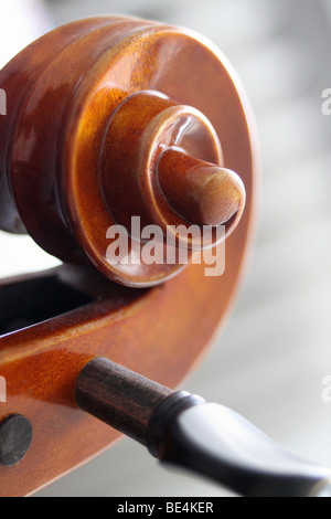 Violine-Scroll, close-up Stockfoto