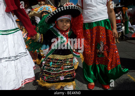 Mexican Americans sammeln auf der Madison Avenue in New York für die jährliche Parade der mexikanische Unabhängigkeitstag Stockfoto