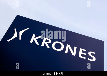 Logo der Firma Krones AG auf einer Fabrikhalle in Neutraubling, Bayern, Deutschland, Europa Stockfoto