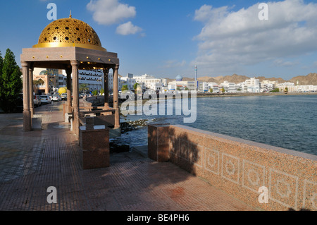 Corniche von Mutrah, Muscat, Sultanat von Oman, Saudi-Arabien, Naher Osten Stockfoto