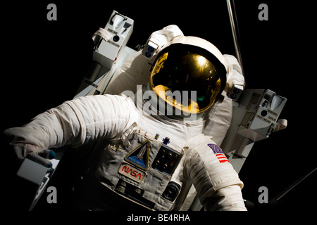 Ein Astronaut einen Raumanzug tragen Stockfoto