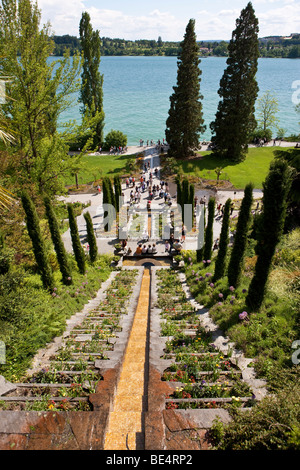 Wasser-Treppe mit Zypressen, Insel Mainau, Bodensee, Landkreis Konstanz, Baden-Württemberg, Deutschland, Europa Stockfoto