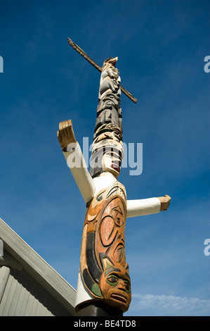 Squamish Nation Totempfahl. Squamish BC, Kanada Stockfoto