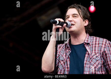 Schweizer Sänger und Songwriter Patrick Jonsson, live beim Lucerne Festival in Luzern, Schweiz Stockfoto