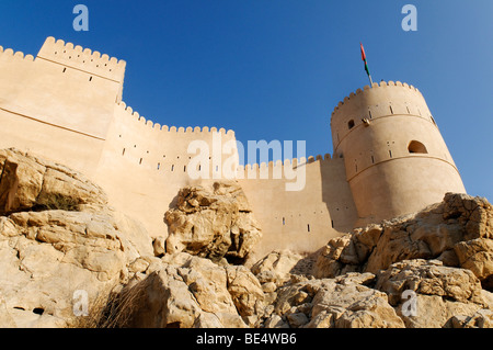 Historischen Adobe Befestigung Nakhal, Nakhl Fort oder Burg, Hajar al-Gharbi-Gebirge, Batinah Region, Sultanat Oman, Arabien Stockfoto