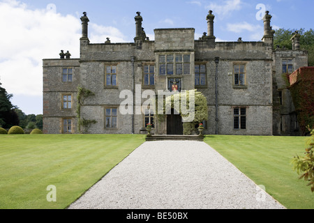 Das äußere eines herrschaftlichen Hauses. Tissington Hall, Derbyshire, England, uk, Peak dann, Nationalpark. Stockfoto