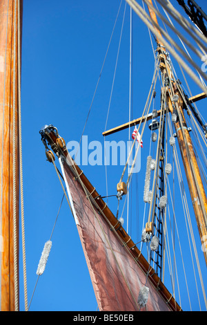 Mast, Segel, Tauwerk, Segelboot, Tradional Segelboot Stockfoto