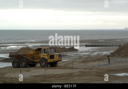 Küstenschutzes Gebäude am Strand von Hythe, Kent Stockfoto