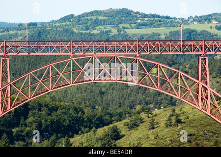 Garabit-Viadukt in der Nähe von Ruynes-de-Margeride, Cantal, Frankreich Stockfoto