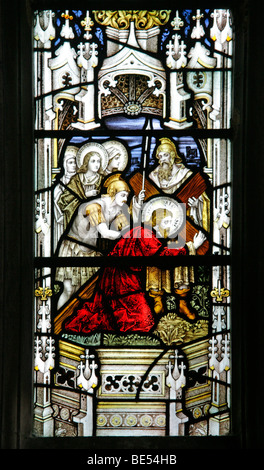 Glasmalerei-Fenster Darstellung von Jesus Christus trägt das Kreuz, Kirche Welbourn, Lincolnshire Stockfoto