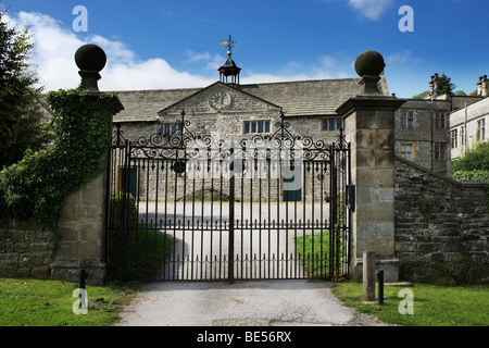 Das äußere eines herrschaftlichen Hauses. Tissington Hall, Derbyshire, England, uk, Peak dann, Nationalpark. Stockfoto