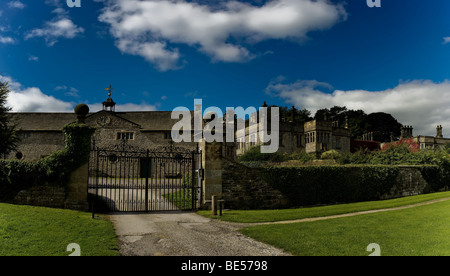 Das äußere eines herrschaftlichen Hauses. Tissington Hall, Derbyshire, England, uk, Peak dann, Nationalpark. Stockfoto